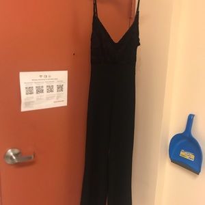 Non sleeves black jumpsuit!